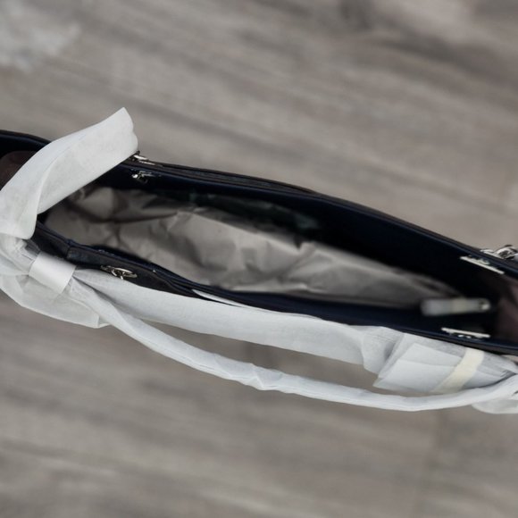 Michael Kors Jet Set Large Logo Shoulder Bag - Picture 4 of 9